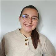 Professeure polyglotte d'anglais (et espagnol) avec expérience. Donne cours en ligne et/ou en Ariège, pour débutants à niveau B2